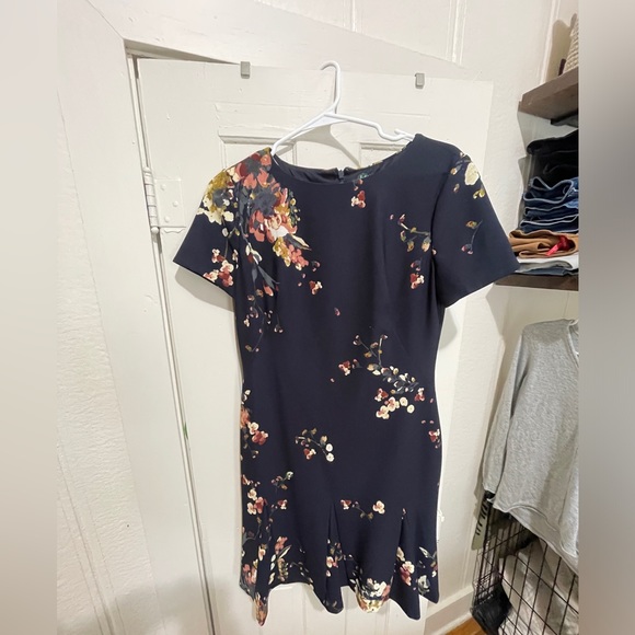 Ralph Lauren Dresses & Skirts - Ralph Lauren navy blue floral dress sz 6